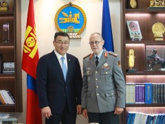 Берлиний цэргийн тойргийн командлагч Юрген Ухтманн тэргүүтэй төлөөлөгчдийг хүлээн авч уулзлаа