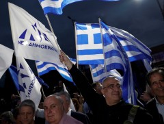 Грекийн эрх баригч нам парламентын сонгуульд үнэмлэхүй ялалт байгуулжээ  