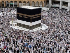 Саудын Араб цар тахлаас хойш анх удаа хамгийн олон мөргөлчид хүлээж авчээ  