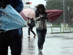 Япон улсыг хүчтэй хар салхи дайран өнгөрөх төлөвтэй байна