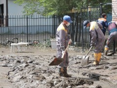 Хөрсний усны нэвчилтгүй байрнуудын лаг, шаврыг цэвэрлэж дуусгана