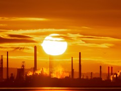 Хэт халалт нийгмийн эмзэг хэсгүүдэд илүү хүнд тусаж байна