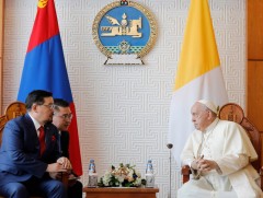 УИХ-ын дарга Г.Занданшатар Гэгээн Ширээт Улсын Төрийн тэргүүн Пап Францист бараалхлаа