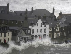 Англи, Герман зэрэг орнууд цаг агаарын улаан түвшний сэрэмжлүүлэг зарлажээ