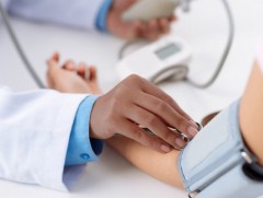 БНЭУ-ын эмч нар манай улсад үзлэг, оношилгоо хийж байна