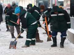 Зам цэвэрлэгээний ажилтнууд уртасгасан цагаар ажиллаж байна