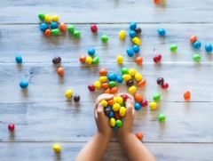 Хүүхдийн чихрийн хэрэглээ зөвшөөрөгдсөн хэмжээнээс хоёр дахин их байна