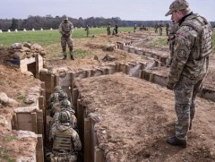 Украин улс цэргийн албанд татах насыг доошлуулав