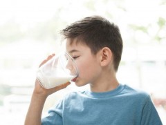 “Сүүн дархлаа” төсөлд 19300 хүүхдийг хамруулж байна