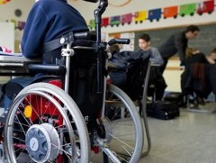 Тусгай хэрэгцээт хүүхдүүдийн 90 хувийг сургууль, цэцэрлэгт хамруулжээ