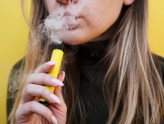 Электрон тамхи нь энгийн тамхитай ижил хэмжээний хортой