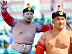 Н.Батсуурь, Б.Орхонбаяр нар наадмын түрүү булаалдана