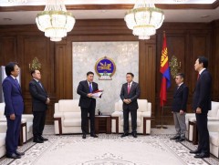 Ерөнхий сайд Л.Оюун-Эрдэнэ Монгол Улсын 2025 оны төсвийн төслийг УИХ-д өргөн барилаа