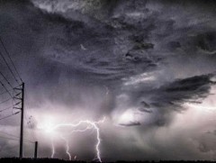 Үер, ус, мөндөр, борооны өмнөх нөөлөг салхины аюулаас сэрэмжтэй байхыг анхааруулав 