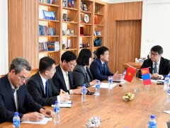 БНСВУ-ын Куанг Нгай мужийн Ардын зөвлөлийн бүрэлдэхүүнийг хүлээн авч уулзлаа