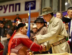 Улсын харцага Э.Даш  “Чингис хаан” цомыг хүртлээ