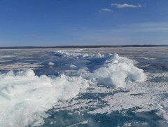 Цаг хожих, зам товчлох зэргээр мөсөн дээгүүр зорчихгүй байхыг зөвлөв 