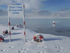 Ховд аймгийн нутаг дэвсгэрийн 90 орчим хувь нь цасан бүрхүүлтэй байна