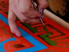 Өвөрхангайн урчууд үзэсгэлэнгээр гэрийн мод, тавилга эрээлэх, цоохорлох өв соёлыг нийтэд таниуллаа