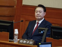 Юн Сок Ёльд холбогдох эрүүгийн хэргийн шүүх хурлыг энэ сарын 20-нд товложээ