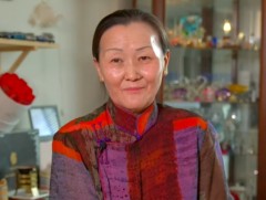 Д.Мөнхцэцэг Монгол уламжлалаа түгээн дэлгэрүүлэхэд гар бие оролцож байна 