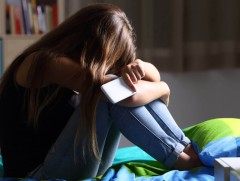 Үе тэнгийнхний дээрэлхэлт цахим орчинд нэгнээ доромжлох, шүүмжлэх зэргээр илэрч байна