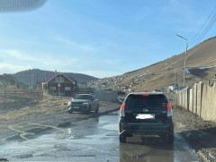 Жил бүр зам засварын ажил хийдэг ч чанар муу байгаад иргэд шүүмжлэлтэй хандаж байна 