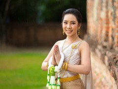 Орон орны ард түмний өвөрмөц мэндчилгээнүүд