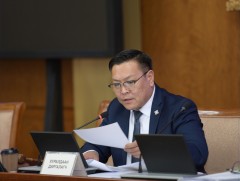 Х.Баттулгын цалинг 6 сарын хугацаанд 20 хувиар бууруулах шийдвэр гаргажээ