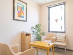 Сургууль бүрийг сэтгэл зүйн зөвлөгөө өгөх өрөөтэй болгох санал хүргүүллээ