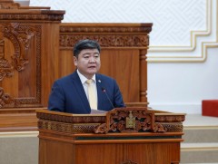 Үндсэн хуулийн цэцийн дүгнэлтийг хүлээн авсантай холбогдуулан боловсруулсан хуулийн төслүүдийг хэл..