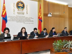 Төрийн албаны тухай хуулийн хэрэгжилтийн талаарх ЗГХЭГ-ын болон ТАЗ-ийн мэдээллийг сонслоо