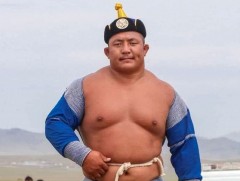 Улсын заан Б.Бат-Өлзий бөхчүүдийн чансааг тэргүүлж байна