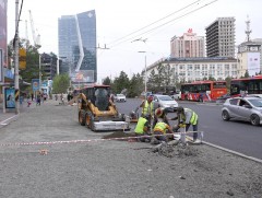 Энхтайваны өргөн чөлөө дагуух автобусны буудлуудыг халаас зогсоолгүй болгож байна