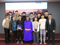 О.Дүүрэнбаяр өөрийн дүр бүтээсэн 