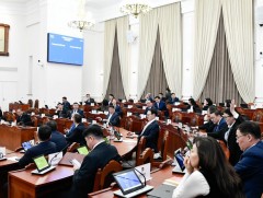 Хот, тосгоны эрх зүйн байдлын тухай хуульд өөрчлөлт оруулах тухай хуулийн төслийг хэлэлцэхийг дэмж..