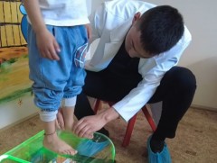 Цэцэрлэгийн насны 145 хүүхдийн 58-д нь тавхайн эмгэг болон нуруу муруйх эхний шинж тэмдэг илэрчээ 