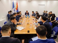 Б.Жавхлан уул уурхайн бүтээгдэхүүний биржийн арилжааны гол худалдан авагч талын төлөөллийг хүлээн ..