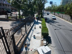 Зүүн 4 замын уулзвараас Офицеруудын ордны тойрог хүртэлх замын урд хэсгийн 2.3 км явган замыг шинэ..