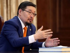 Улс төрөөсөө монголчууд хүч чадал эрэлхийлж байна 