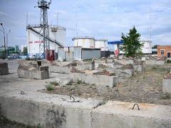 Газрын тосны бүтээгдэхүүн хадгалах найман ил савыг буулгаж, зөрчлийг арилгалаа