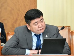 УИХ-ыг Төрийн байгуулалтын байнгын хорооны даргаар Ц.Сандаг-Очирыг сонгохыг дэмжлээ