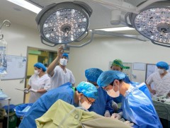 ХӨСҮТ-д анх удаа дурангаар бөөр авах мэс засал хийжээ