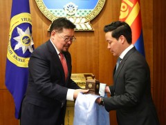 Алтанхуягийн Үйлстөгөлдөрийг Ерөнхийлөгчийн Тамгын газрын даргаар томиллоо