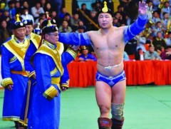 Нийслэлийн “Аварга баг” шалгаруулах 3х3  барилдаанд Улсын арслан Р.Пүрэвдавга тэргүүтэй 48 бөх бүр..