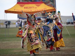 Нийслэлийн өдөр, даншиг наадмын цам харайх ёслолд 120 гаруй цамчин бүжин наадаж байна