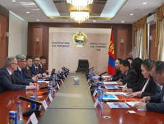 ОХУ-ын “Сибирийн нисэх буудлууд” ХХК, “Урал” хувьцаат компанийн автомашины үйлдвэрлэл, экспорт хар..