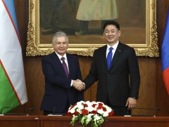 Ерөнхийлөгч У.Хүрэлсүх, Ш.Мирзиёев нар албан ёсны хэлэлцээ хийлээ