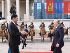 Узбекистаны Ерөнхийлөгчийг албан ёсоор угтаж авлаа