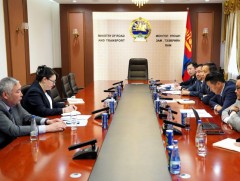 “Оюутолгой” компанийн удирдлагуудтай уулзаж санал солилцлоо